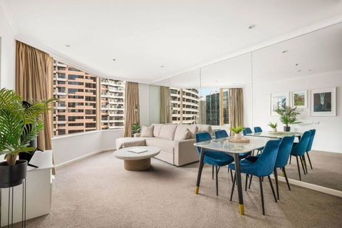 Amazing Sydney Apartment With Pool, Gym And Sauna - Accommodation Burleigh 0