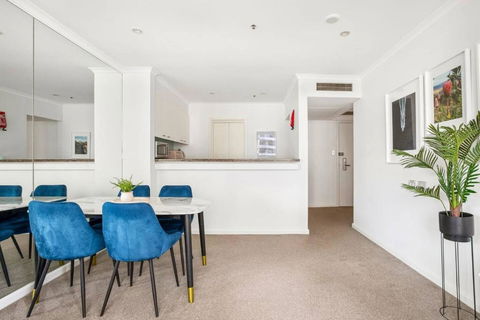 Amazing Sydney Apartment With Pool, Gym And Sauna - Accommodation Burleigh 2