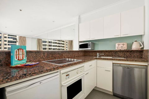 Amazing Sydney Apartment With Pool, Gym And Sauna - Accommodation Burleigh 3
