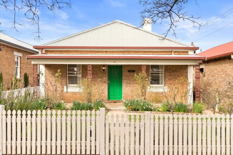 Ambrose On Byng - Central Location - Accommodation Burleigh 1