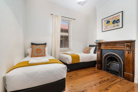 Ambrose On Byng - Central Location - Accommodation Burleigh 4