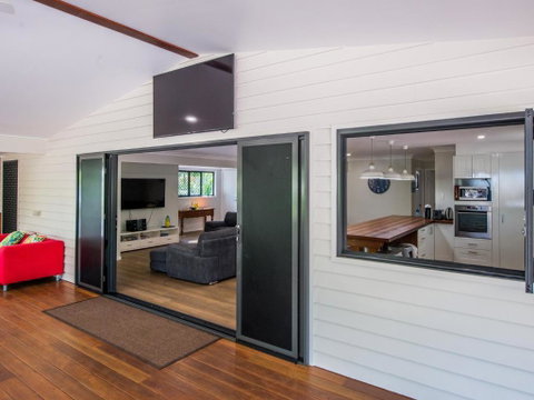 AMITY ESCAPE - Accommodation Burleigh 3