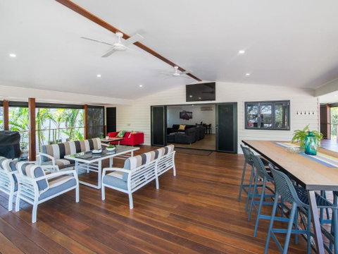 AMITY ESCAPE - Accommodation Burleigh 4