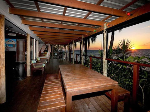 AMITY SHAWS - Accommodation Burleigh 2