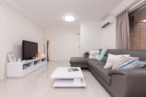 Anchorage 31 - Accommodation Burleigh 0