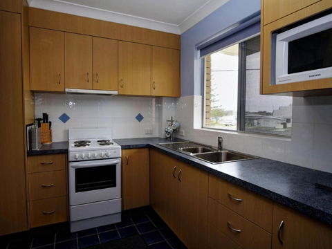 Anchorage 7 - Accommodation Burleigh 2