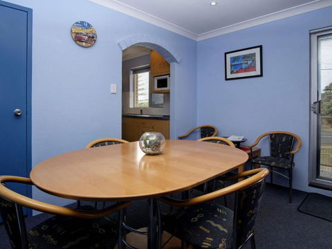 Anchorage 7 - Accommodation Burleigh 3