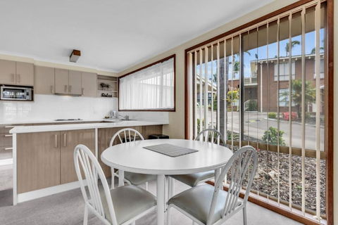 Anchorbell 3 - Accommodation Burleigh 4