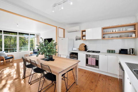 Anglesea Beach House 2 - Accommodation Burleigh 0