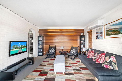 Anjuna, 2 Bedroom Apartment On Canal - Accommodation Burleigh 4