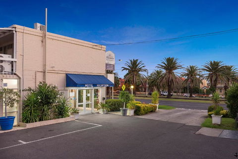 Alexander Motor Inn - Accommodation Burleigh 4