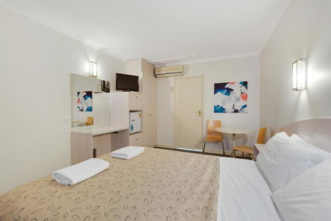 Alexander Motor Inn - Accommodation Burleigh 3