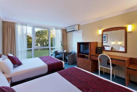 Alpine Motor Inn - Accommodation Burleigh 2