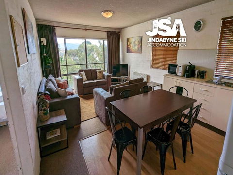Alpine Mountain View Kirwan 48 - Accommodation Burleigh 1