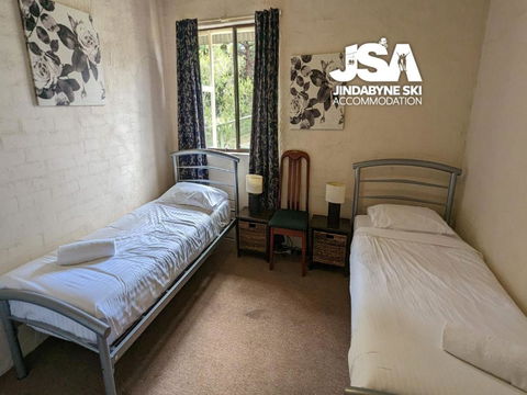 Alpine Mountain View Kirwan 48 - Accommodation Burleigh 4
