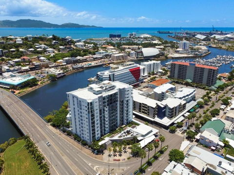 Apartment On Palmer - Accommodation Burleigh 4