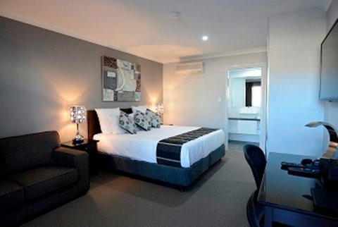 Astro Dish Motor Inn - Accommodation Burleigh 3