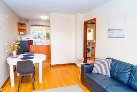 Apartment 13 - Accommodation Burleigh 3