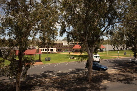 Apartment 3, 9 River Lane Mannum - Accommodation Burleigh 3