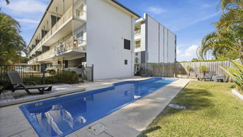 Apartment Awesome Location, Near Cafes, Restaurants, Short Stroll To The Beach - Accommodation Burleigh 1
