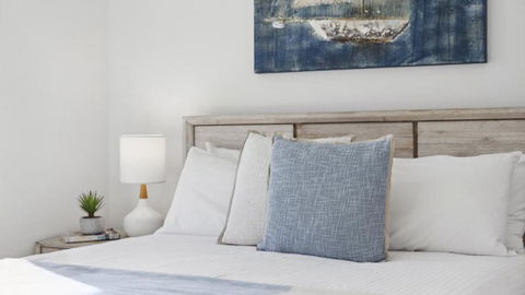 Apartment Awesome Location, Near Cafes, Restaurants, Short Stroll To The Beach - Accommodation Burleigh 4