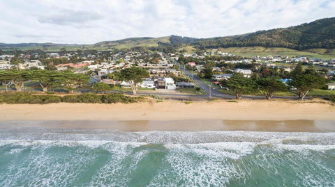 Apollo Bay Beach House - Accommodation Burleigh 1
