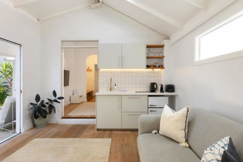 Apollo Studio - Accommodation Burleigh 0