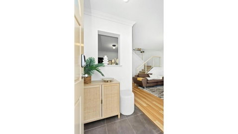 Applecross Retreat - Accommodation Burleigh 2