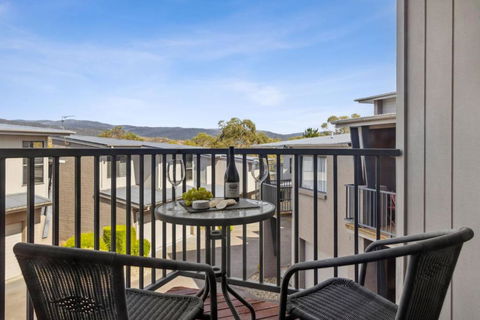 Apres 9 - Accommodation Burleigh 0