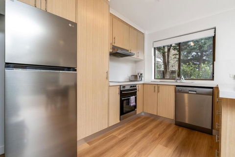 Apt In Kingston - 10min To Lake Burley Griffin - Accommodation Burleigh 1