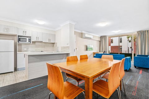 APX Parramatta - Accommodation Burleigh 3