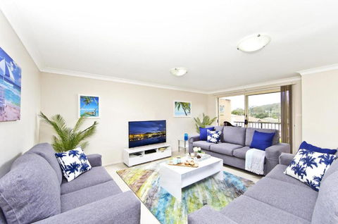 Aqua Lagoon - Great Family Beach Getaway - Accommodation Burleigh 0