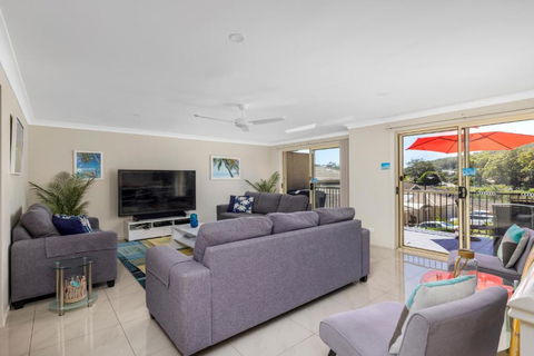 Aqua Lagoon - Great Family Beach Getaway - Accommodation Burleigh 2