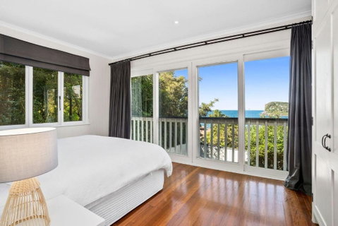 Aqua Whale Beach By TCC - Accommodation Burleigh 2