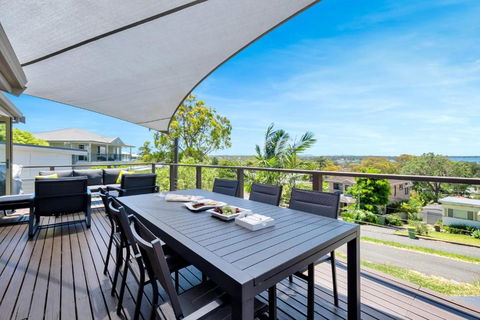 Aquavista Beach, Lake, Sun, And Sand - Accommodation Burleigh 0