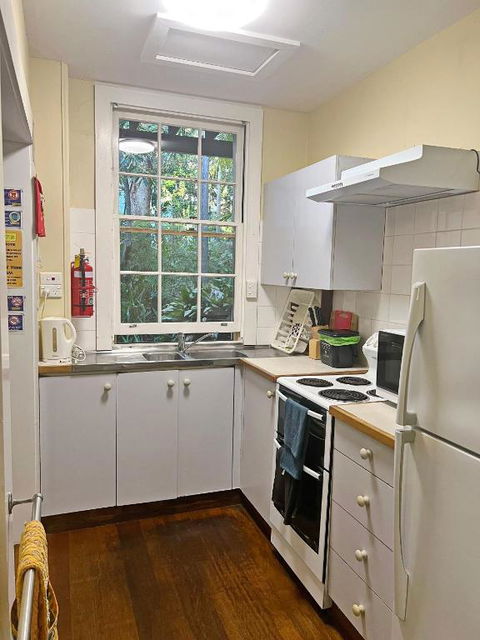 Arakoon House 2 - Bring Your Own Linen - Accommodation Burleigh 1