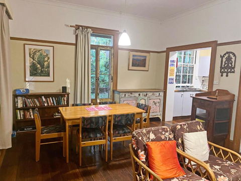 Arakoon House 2 - Bring Your Own Linen - Accommodation Burleigh 3