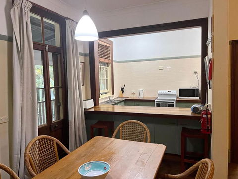 Arakoon House 4 - Bring Your Own Linen - Accommodation Burleigh 3
