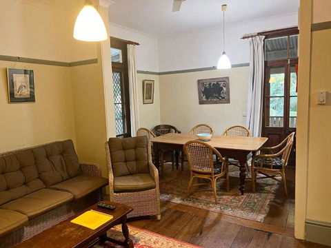 Arakoon House 4 - Bring Your Own Linen - Accommodation Burleigh 4