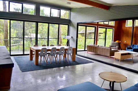 Aranakie- 7 Grey Street Arakoon - Full Linen Provided - Accommodation Burleigh 1