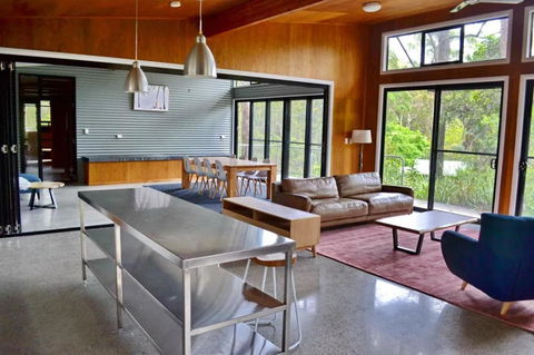 Aranakie- 7 Grey Street Arakoon - Full Linen Provided - Accommodation Burleigh 0