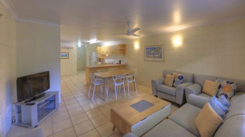 Arcadia Palms 2 - Accommodation Burleigh 1