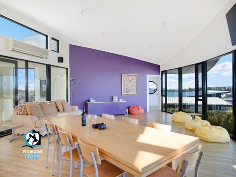 Architect Designed Beach House With Sweeping Views - Accommodation Burleigh 2
