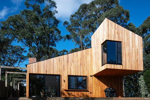 Architectural Gem In Central Red Hill - Accommodation Burleigh 0