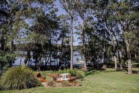 Aria Shores - Your Lakeside Haven - Accommodation Burleigh 1