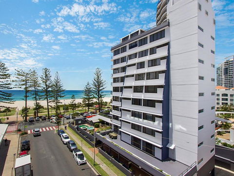 Aries Unit 5 - Accommodation Burleigh 1