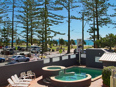 Aries Unit 5 - Accommodation Burleigh 4