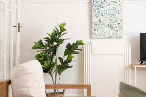 Art Deco Coastal Living, Minutes To The Sand - Accommodation Burleigh 1