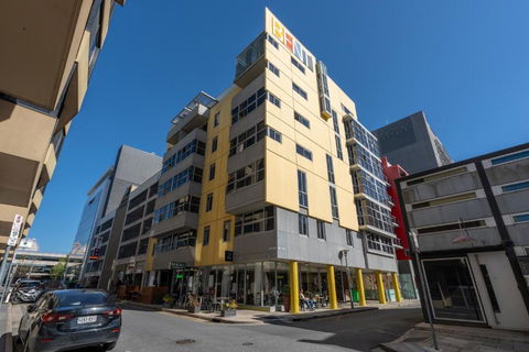 Artful Escape On York - 2x Carpark, Wifi, East End - Accommodation Burleigh 4
