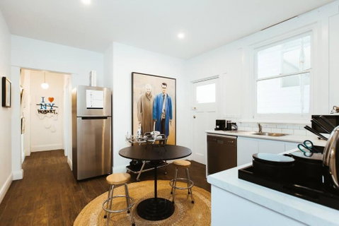 Arthur Apartment - Accommodation Burleigh 0